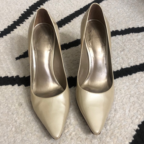 Patent Leather Pointed Toe Heels 8M Champagne color *Temp Sale 11/02 - Picture 1 of 7